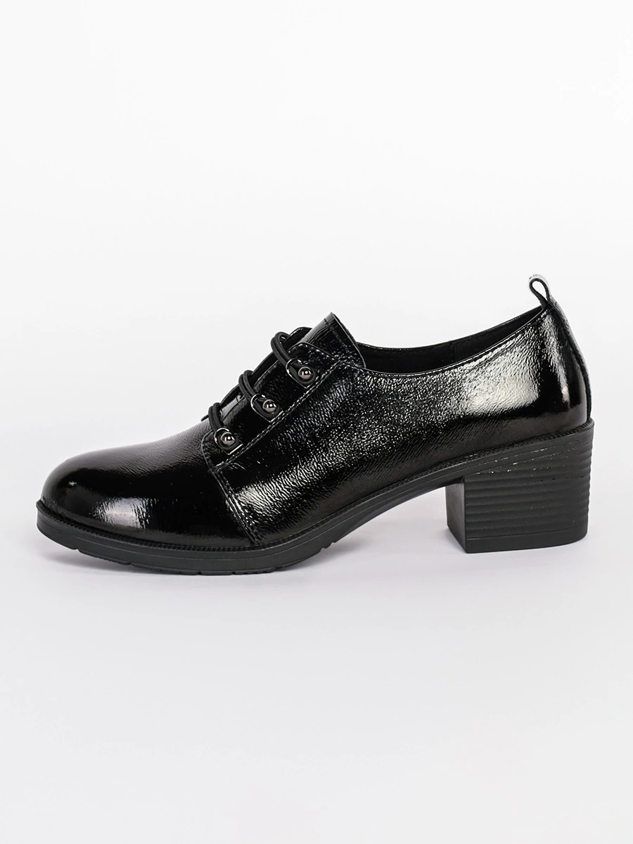 Туфли лакированные черного цвета с эластичной шнуровкой